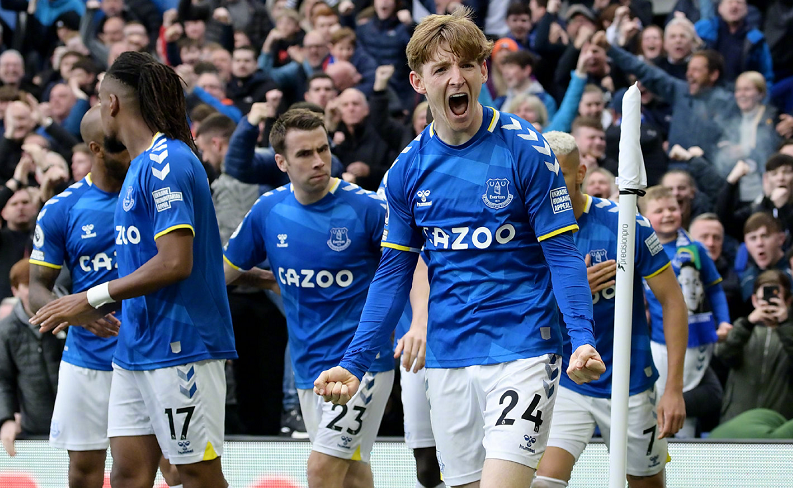 看台嘘声不断，不是因为输球（看台嘘声此起彼伏，原因不在输球）