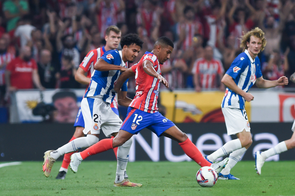 20岁264天！奥莱利是24年来破皇马球门最年轻英超球员（20岁264天，奥莱利创纪录：24年来攻破皇马球门最年轻的英超球员）