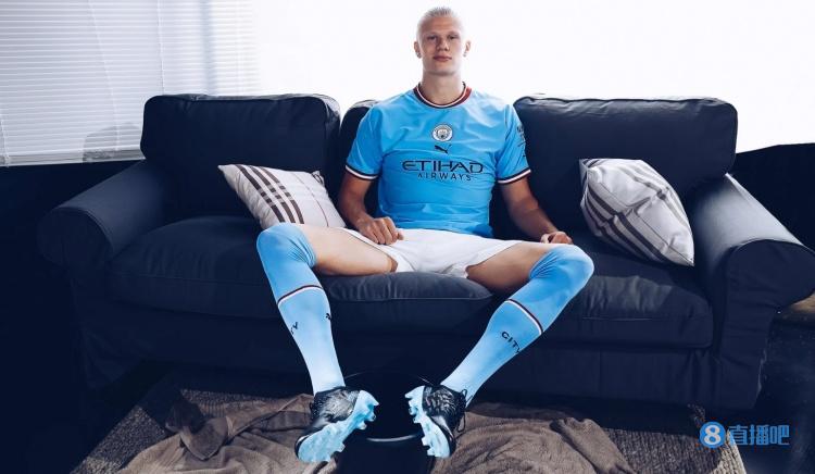 官方：李海新当选2025赛季中超金哨，唐顺齐当选银哨，傅明当选铜哨（中超官方公布2025赛季裁判评选：李海新获金哨，唐顺齐获银哨，傅明获铜哨）