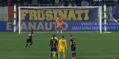 记者：阿隆索打破皇马传统，在自家训练基地进行欧冠赛前备战（阿隆索打破皇马惯例：欧冠赛前改在自家训练基地备战）