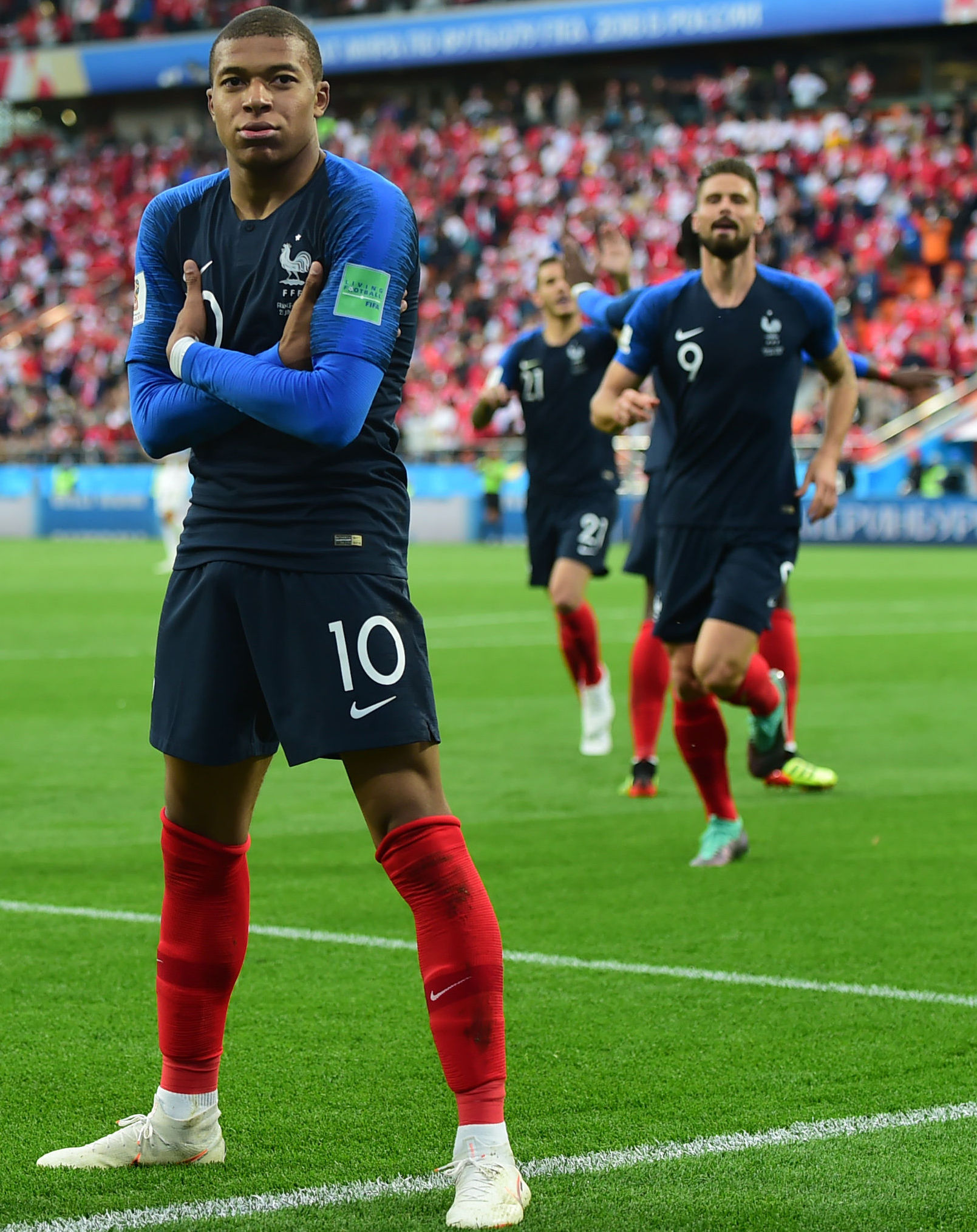 “目标是五块金牌！”深圳少年突遭截瘫一年后泳池夺金（深圳少年突遭截瘫一年后泳池夺金，立下五金目标）