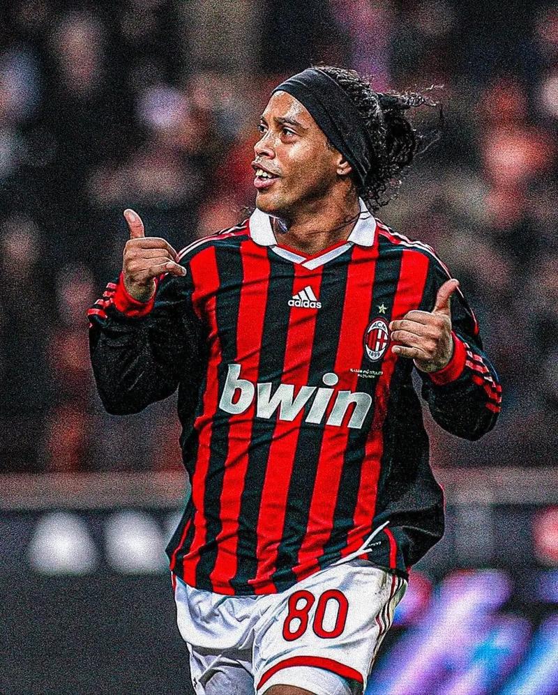 巴萨vs阿拉维斯：莱万、亚马尔、拉菲尼亚首发，贝尔纳尔出战（巴萨战阿拉维斯：莱万、亚马尔、拉菲尼亚先发，贝尔纳尔登场）