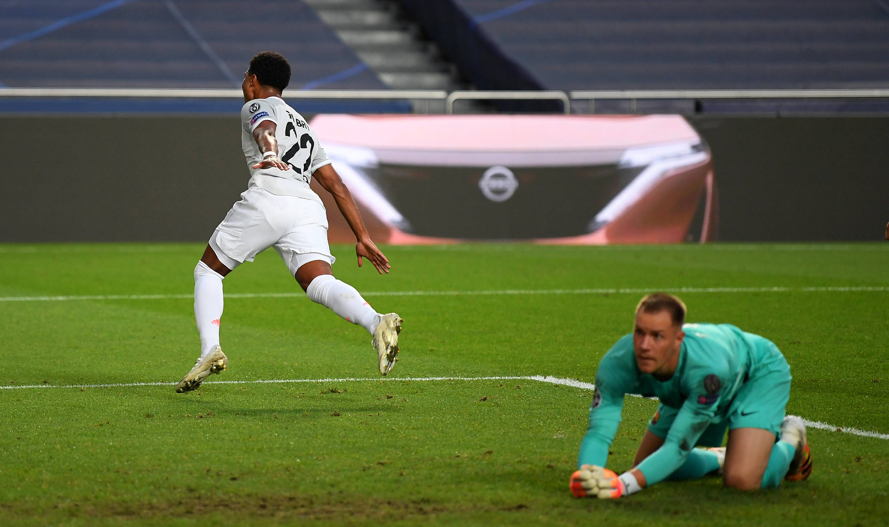 荷甲前瞻：费耶诺德各项赛事3连败，特温特作客7场不败（荷甲前瞻：费耶诺德陷三连败低潮，特温特客场七战不败）