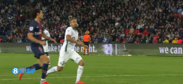 丹麦后卫：染红前球队完全掌控了比赛，这是生涯中最糟的经历（丹麦后卫直言红牌前球队完全主导比赛：职业生涯最糟一次）