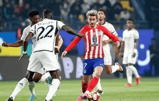 愿无大碍！英冠查尔顿vs朴茨茅斯因看台球迷昏迷不醒腰斩