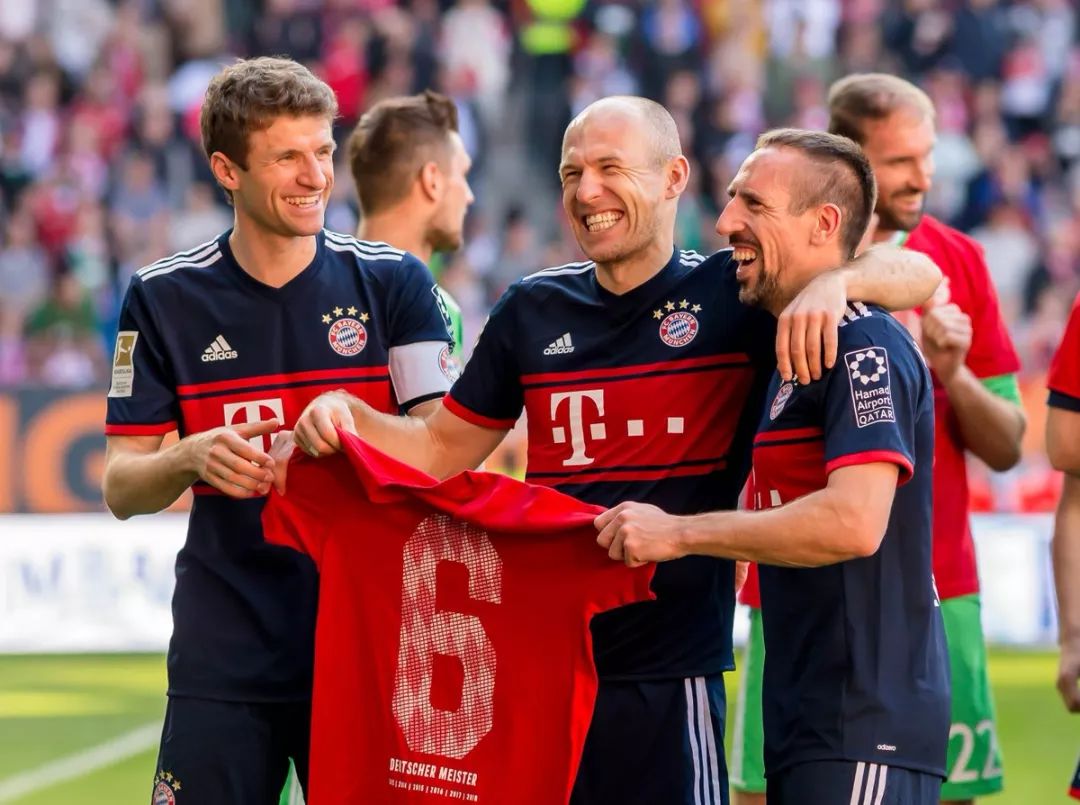 AI导盲眼镜与导盲狗亮相残特奥会，广东盲人门球队获科技助力（AI导盲眼镜与导盲犬同台亮相残特奥会，科技赋能广东盲人门球队）